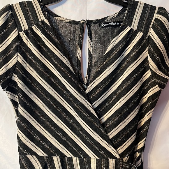 Short Sleeve Stripe Dress Size S - Picture 3 of 9